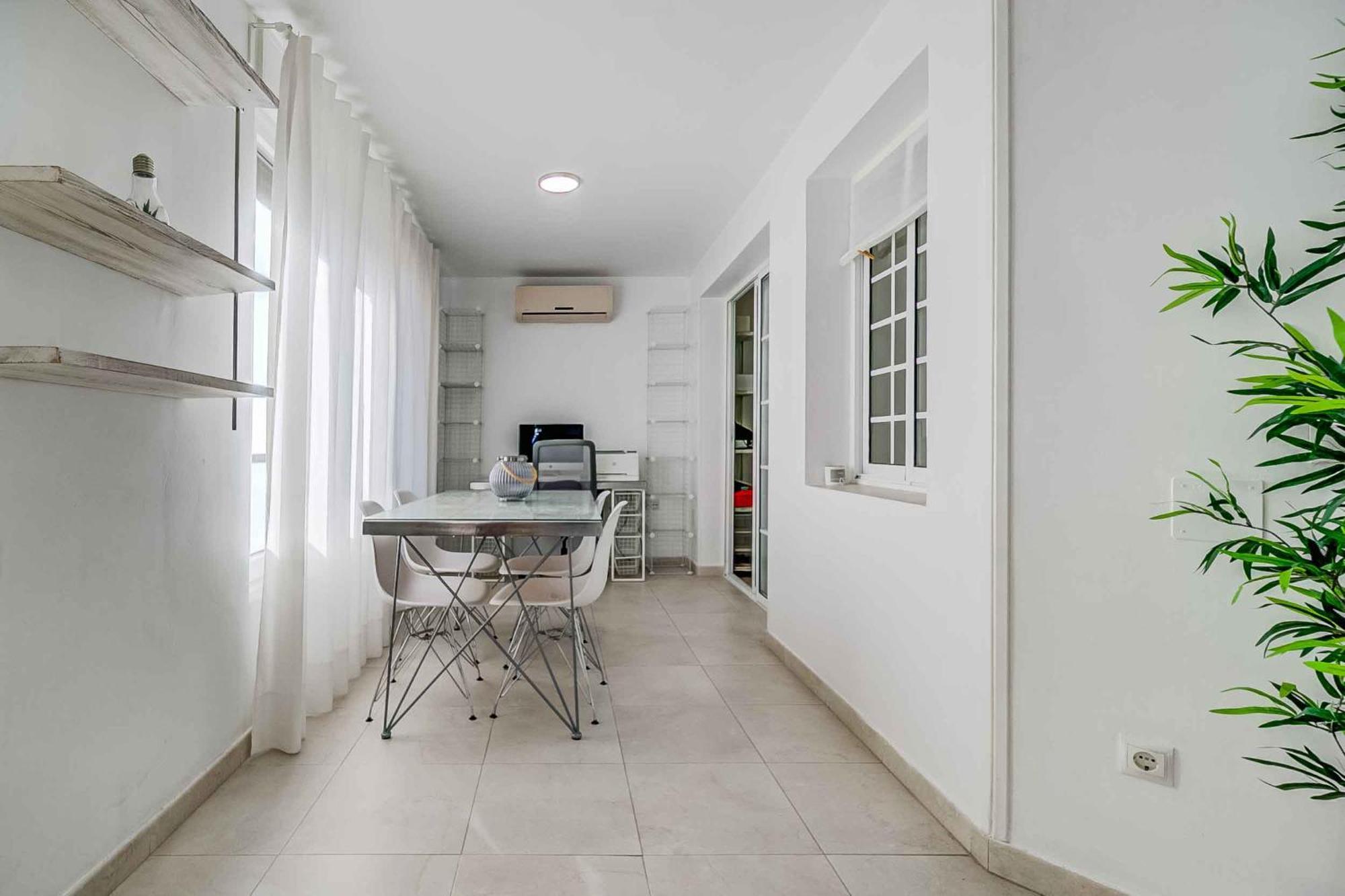 Completo Con Garaje Cerca Del Mar Apartamento