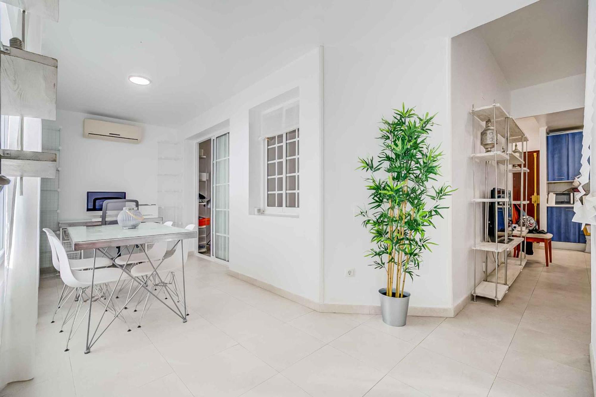 Apartamento Completo Con Garaje Cerca Del Mar *